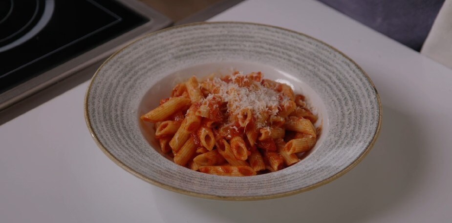 Je zaak vooruit helpen met tomaten in blik